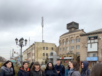 Дізнаємось про старовинні місця поряд