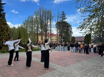 «Танцюй серцем»: благодійний захід до Дня танцю