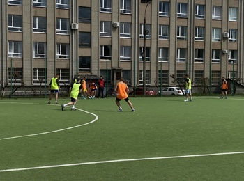 Благодійна товариська гра з футболу: спорт, підтримка та командний дух